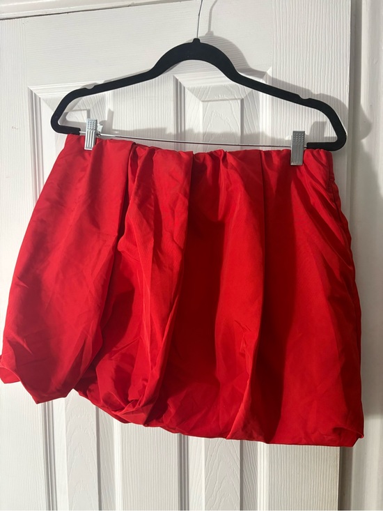 Old Navy Pants - Old Navy Women’s Red Bubble Skirt